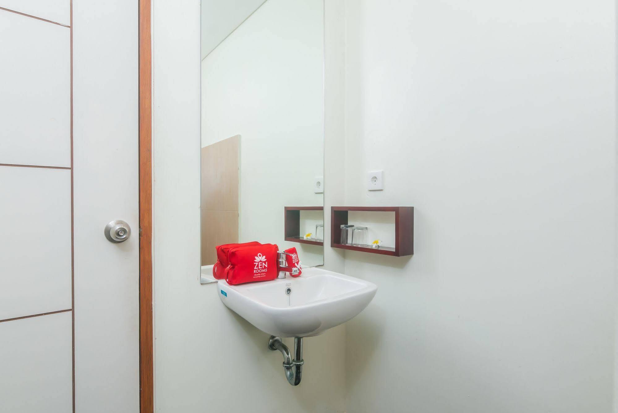 Zen Rooms Seminyak Mertanadi Dış mekan fotoğraf